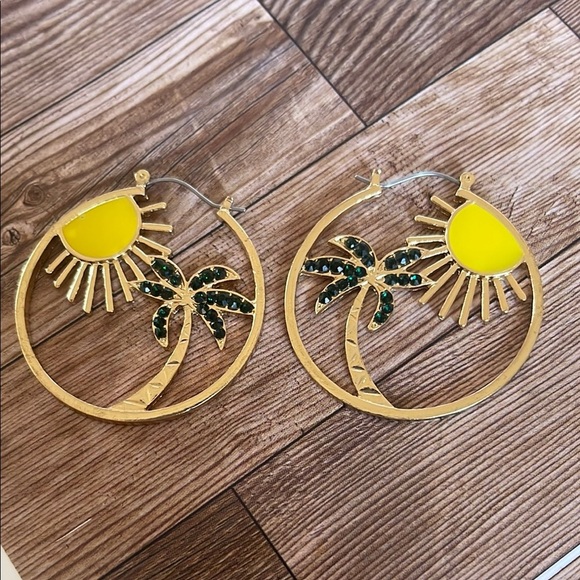 Tropical Palm Tree Hoop Earrings - Picture 1 of 6
